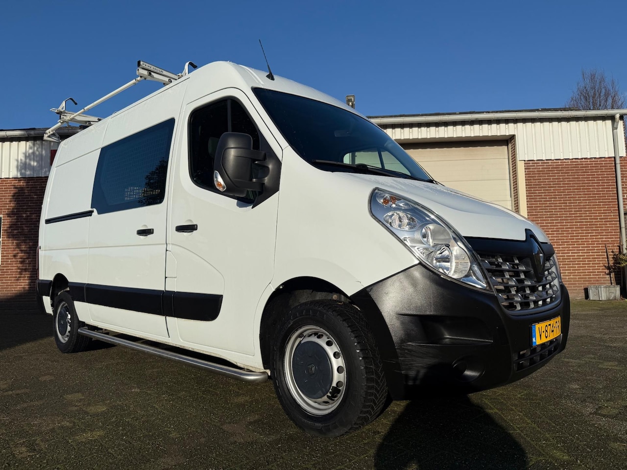 Renault Master - T35 2.3 dCi L2H2 navi 3-zits camera 2x schuifdeur - AutoWereld.nl