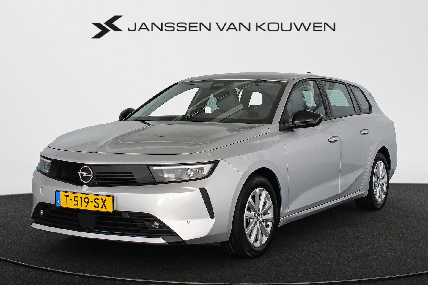 Opel Astra Sports Tourer - 1.2 Edition Achteruitrijcamera Apple CarPlay Parkeersensoren Voor en Achter - AutoWereld.nl