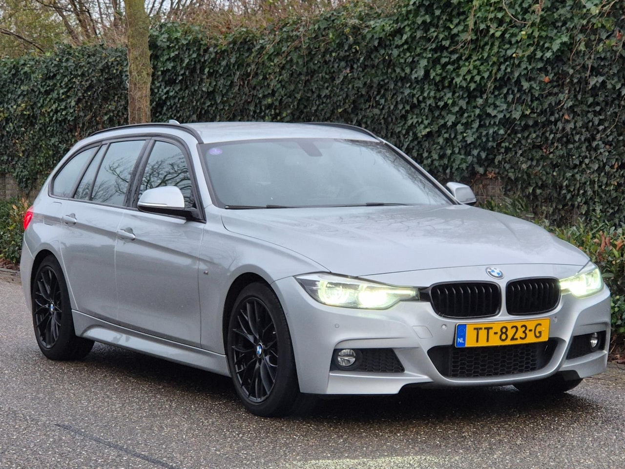 BMW 3-serie Touring - 320i M Sport Edition Apple CarPlay dig.cluster Breedset M velgen NAP Rijklaar 320i M Sport - AutoWereld.nl