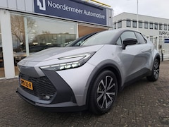Toyota C-HR - 1.8 Hybrid 140 Business Plus D-Team navigatie / camera / stoelverwarming / app