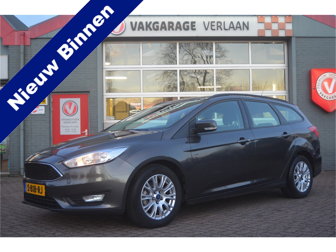 Ford Focus Wagon - 1.0 Titanium nw. distributie 12 mnd. gar. trekhaak. - AutoWereld.nl