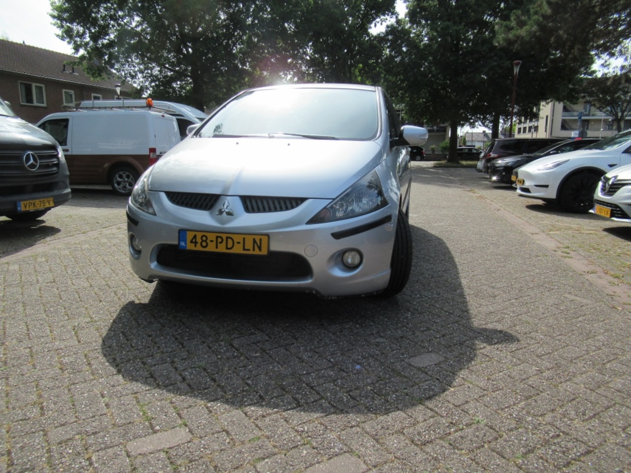 Mitsubishi Grandis - 2.4-16V Intense 6p. 2.4-16V Intense 6p. - AutoWereld.nl