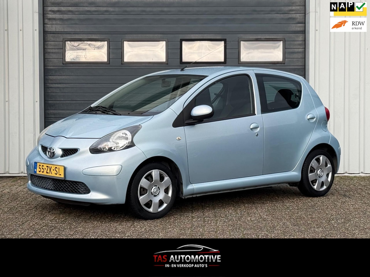 Toyota Aygo - 1.0-12V + 5-deurs 1e EIG / AIRCO / 97.969 KM - AutoWereld.nl