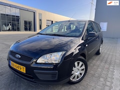Ford Focus Wagon - 1.6-16V Trend Airco Automaat