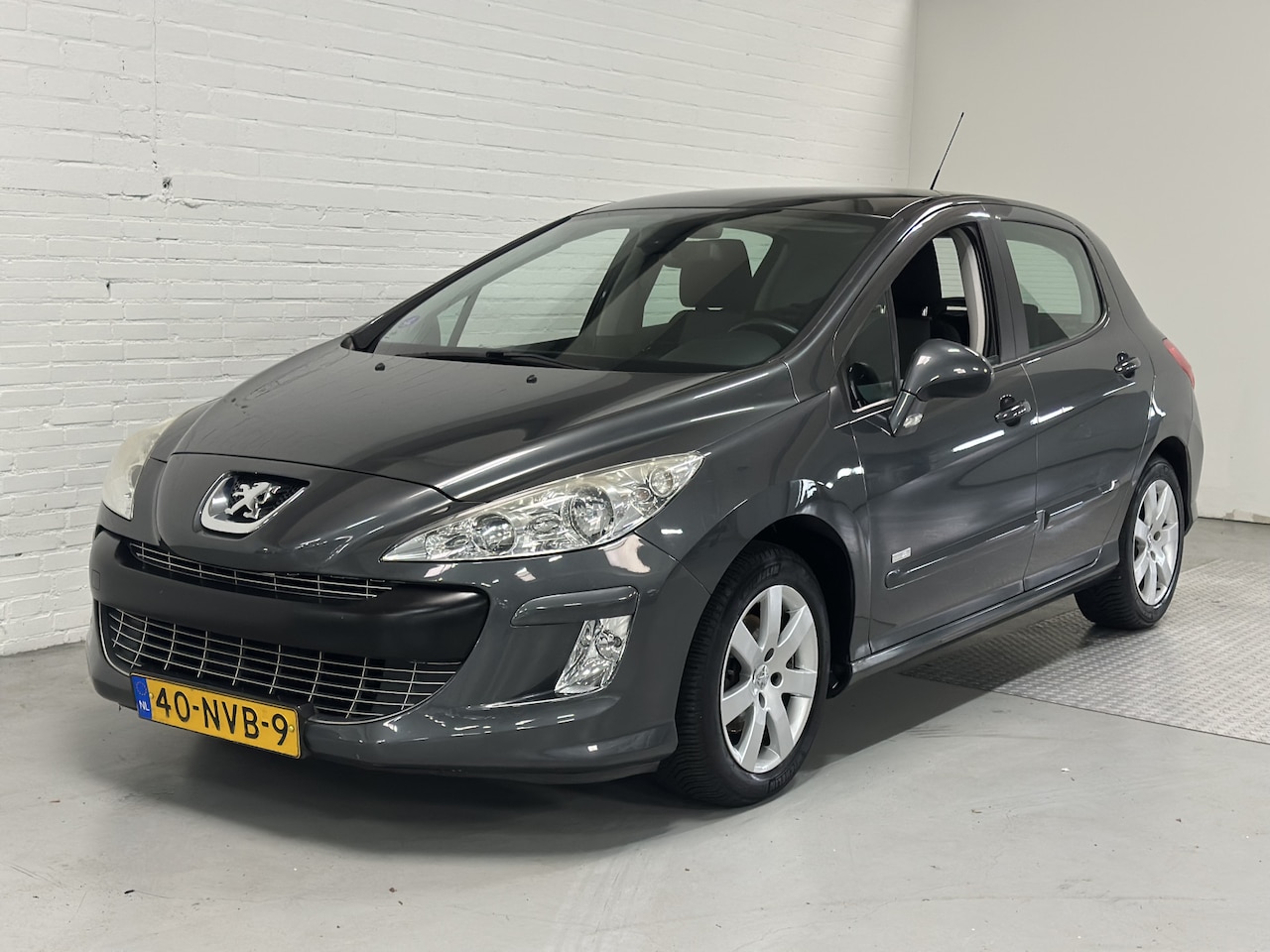 Peugeot 308 - 1.6 VTi Millesim 200 CLIMA / CRUISE / NAVI / LMV - AutoWereld.nl