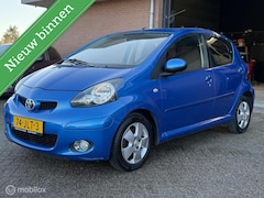 Toyota Aygo - 1.0-12V Dynamic Blue AUTOMAAT|AIRCO|5DRS|NAP