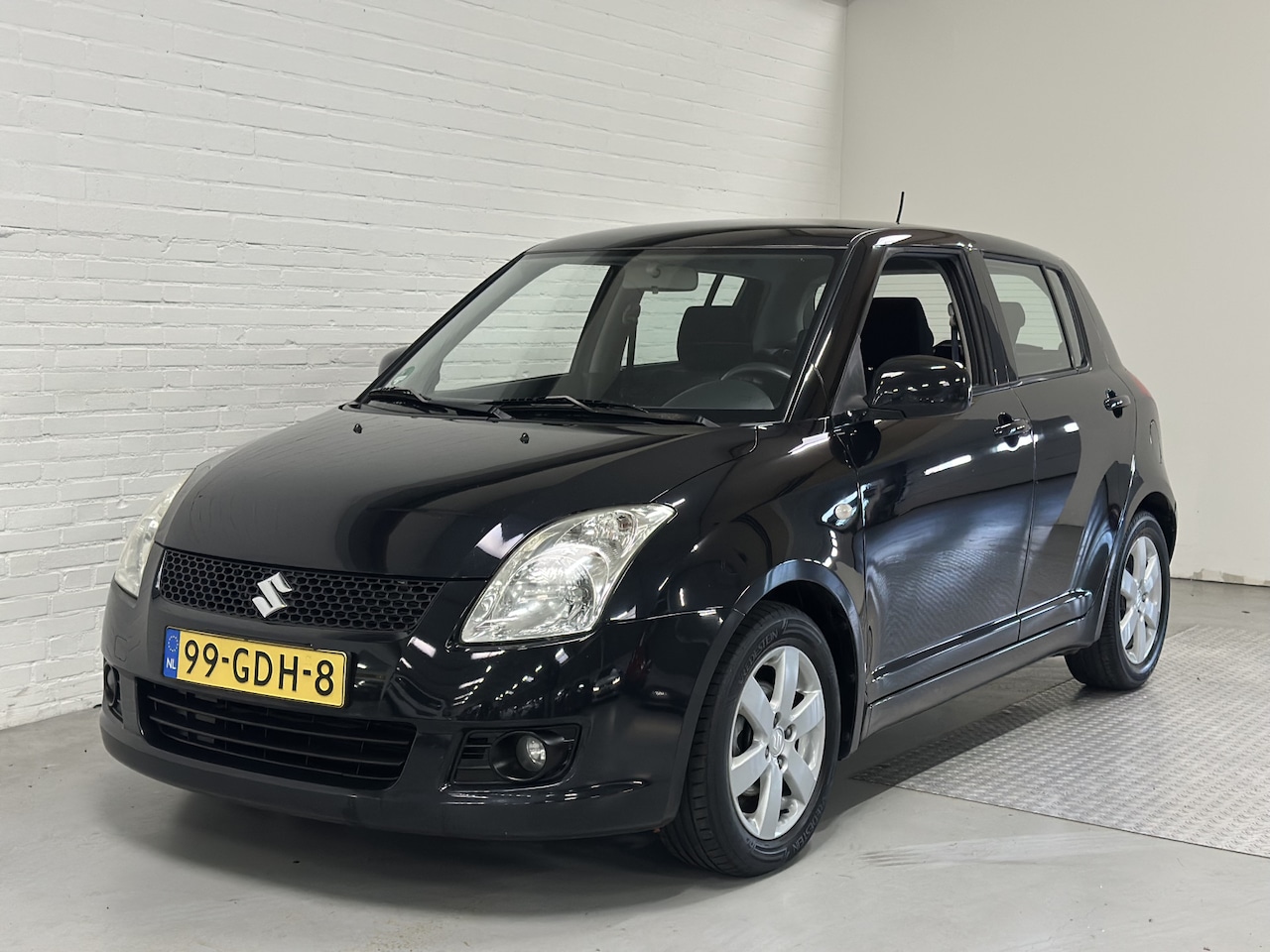 Suzuki Swift - 1.3 Shogun AIRCO / NAVI /  LMV / ELK. PAKKET - AutoWereld.nl