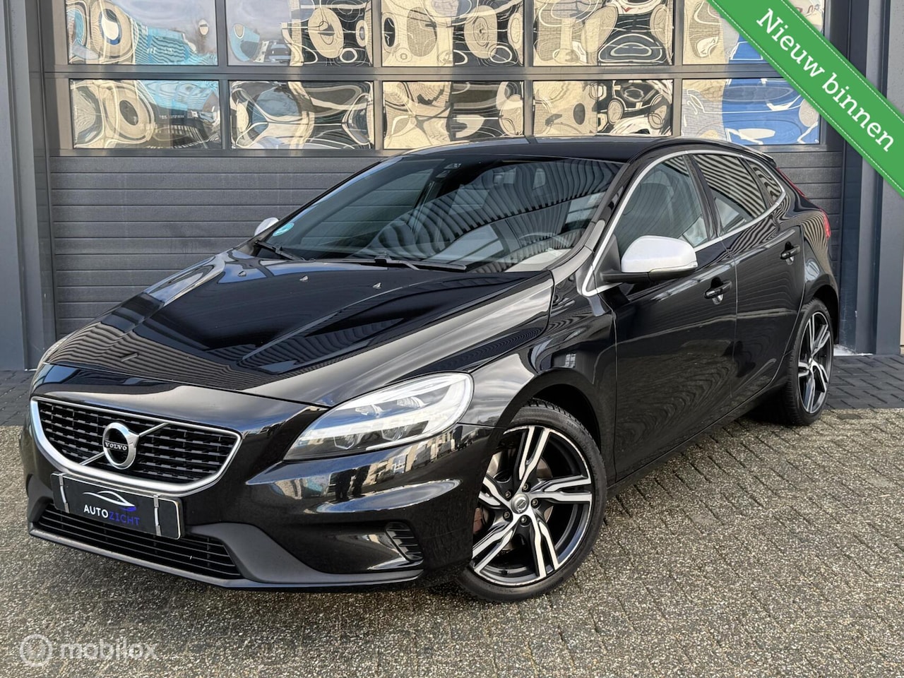 Volvo V40 - 2.0 D3 R-Design 2.0 D3 R-Design - AutoWereld.nl