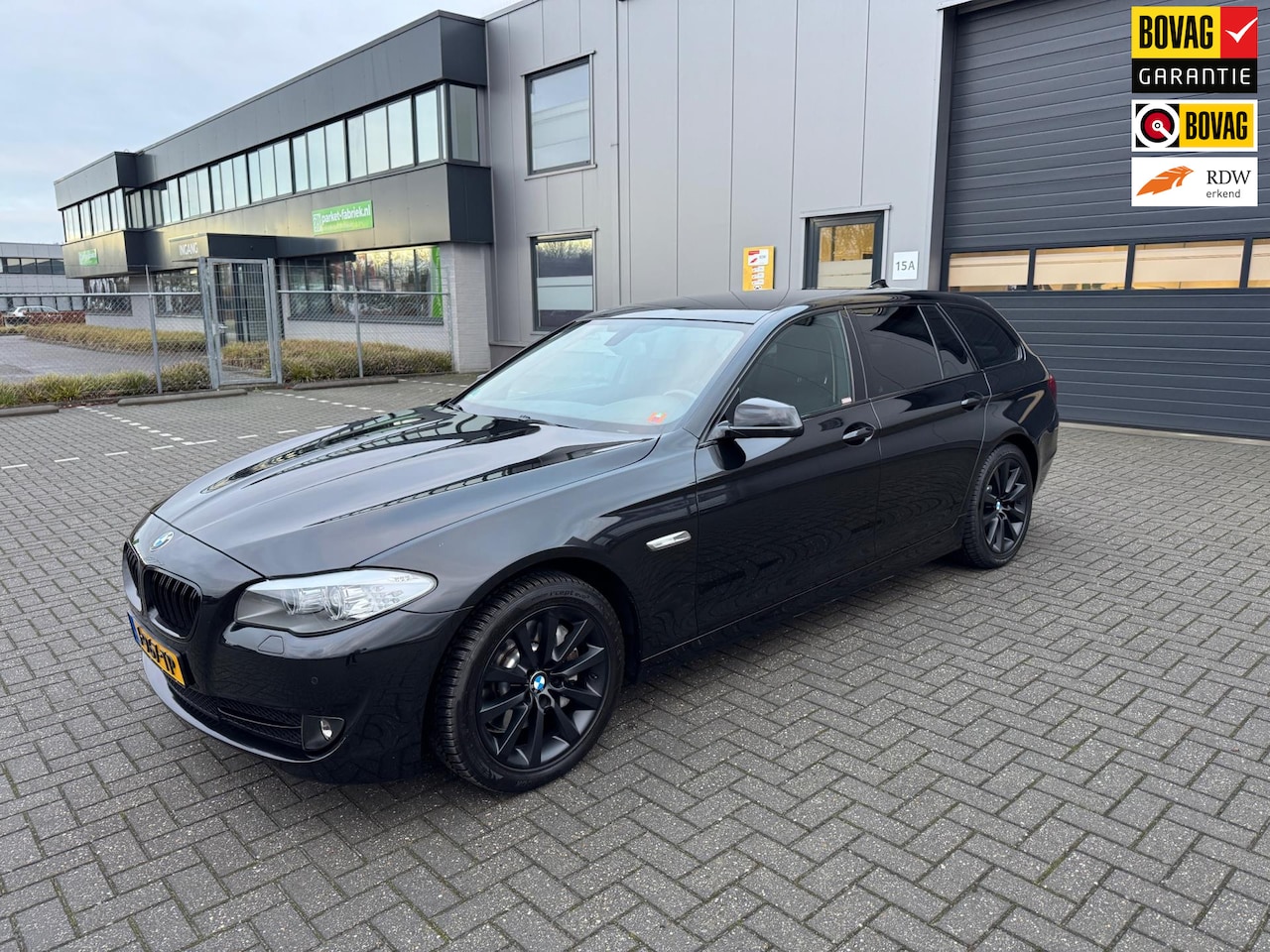 BMW 5-serie Touring - 528xi Executive 528xi Executive - AutoWereld.nl