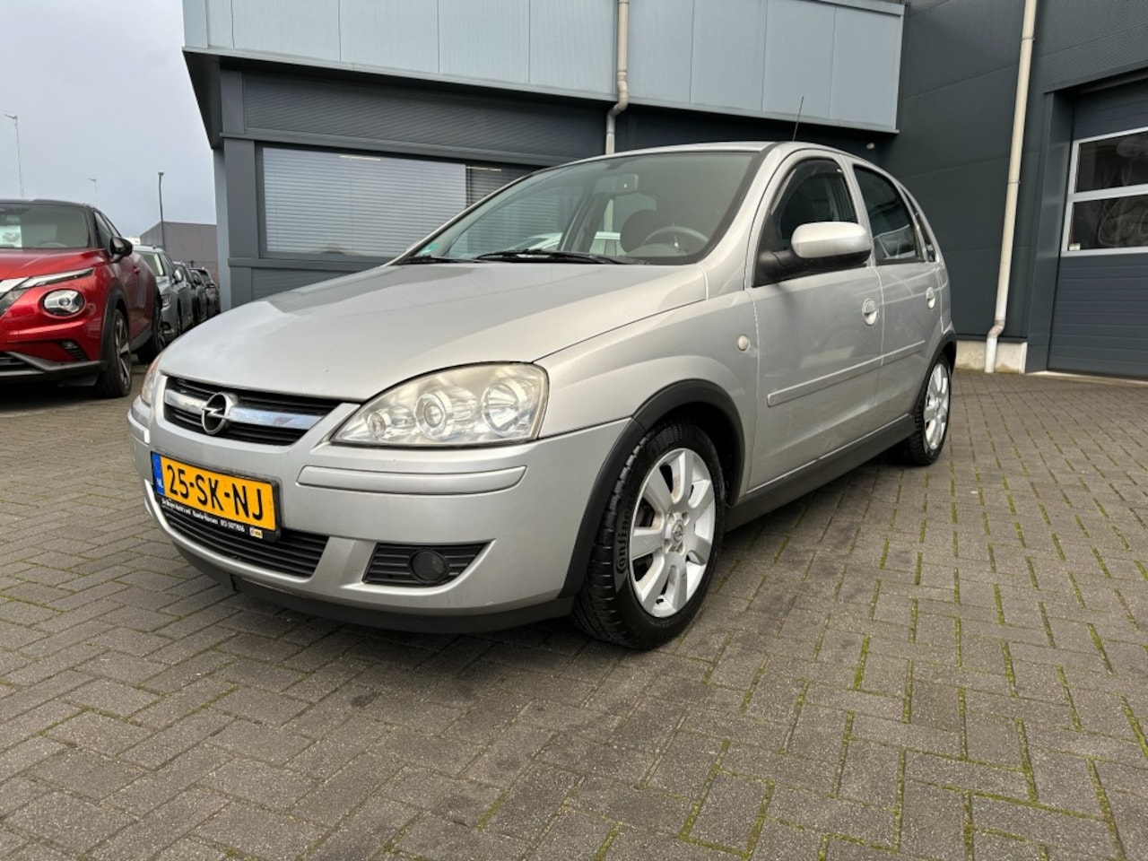 Opel Corsa - 1.2-16V Silverline 5 drs. Airco APK 02-2027 - AutoWereld.nl