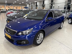 Peugeot 308 - SW 1.2 Panorama Dak Trekhaak PDC Cam Navigatie LederStof
