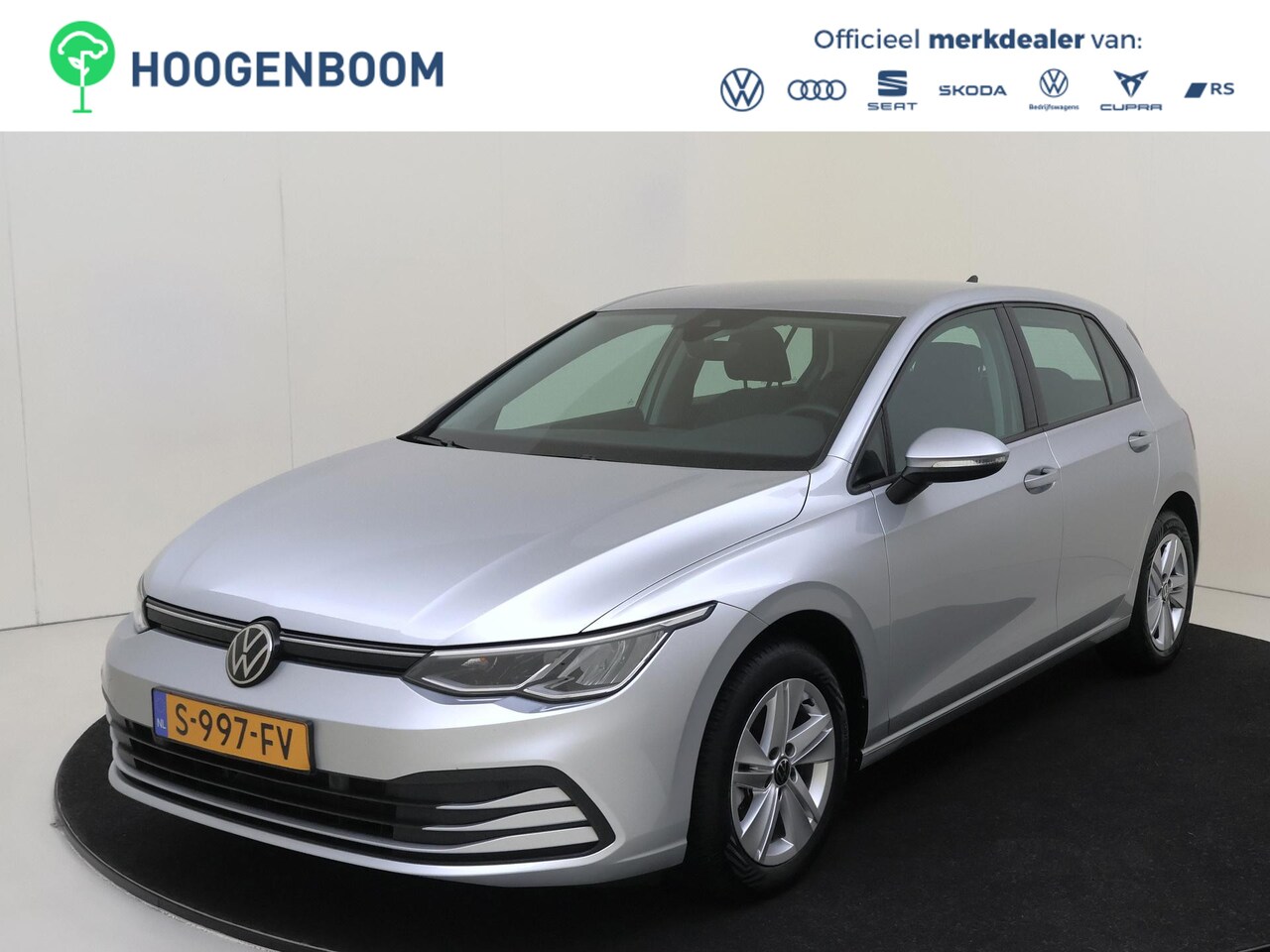 Volkswagen Golf - 1.0 TSI Life | Parkeersensoren | Adaptieve cruise control | CarPlay | Sfeerverlichting | E - AutoWereld.nl