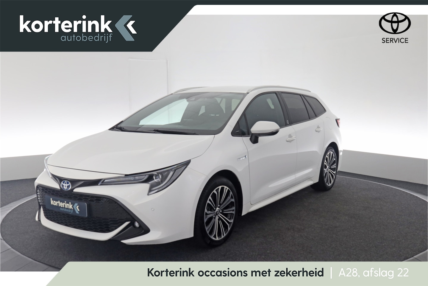 Toyota Corolla Touring Sports - 1.8 Hybrid Dynamic | Trekhaak | Winterpakket - AutoWereld.nl