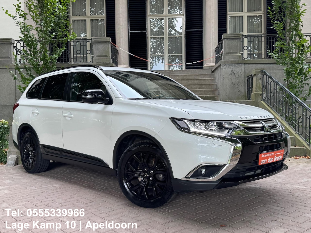 Mitsubishi Outlander - 2.0 Instyle+ 4WD 7P Automaat Sch-Dak Navi Xenon 360c Camera Trekhaak Full Options - AutoWereld.nl