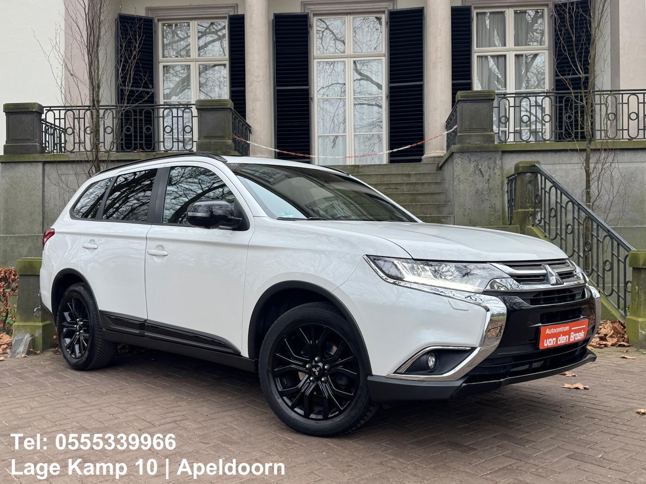 Mitsubishi Outlander - 2.0 Instyle+ 7P Automaat Navi Sch-Dak Trekhaak Camera Climate Cruise Ctr Full Options - AutoWereld.nl