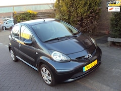 Toyota Aygo - 1.0-12V +