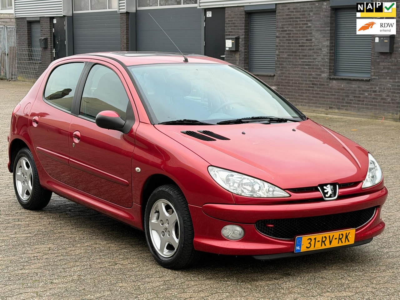 Peugeot 206 - 1.4 Air-line 2 AIRCO 5DEURS PDC SCHUIFDAK LICHTMETALEN WIELEN - AutoWereld.nl