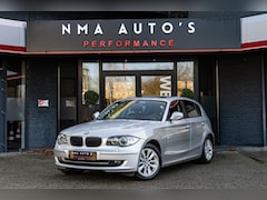 BMW 1-serie - 118i Executive PANO / LAGE KM / GARANTIE / STOELVERWARMING / NETTE STAAT / SCHERM / NAVI