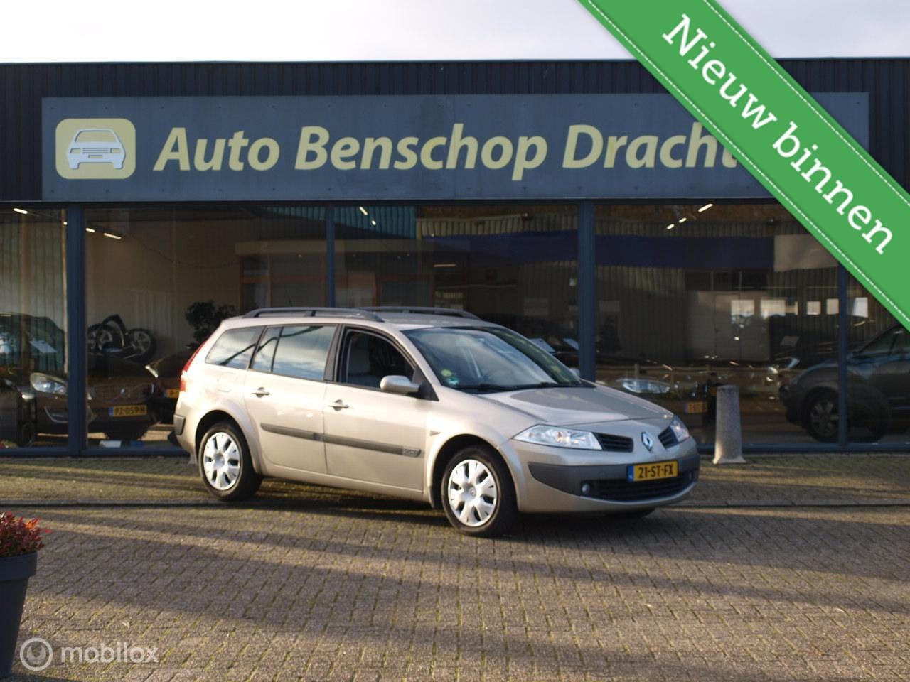 Renault Mégane Grand Tour - 2.0-16V Apk 08.26 Zeer Netjes!! - AutoWereld.nl