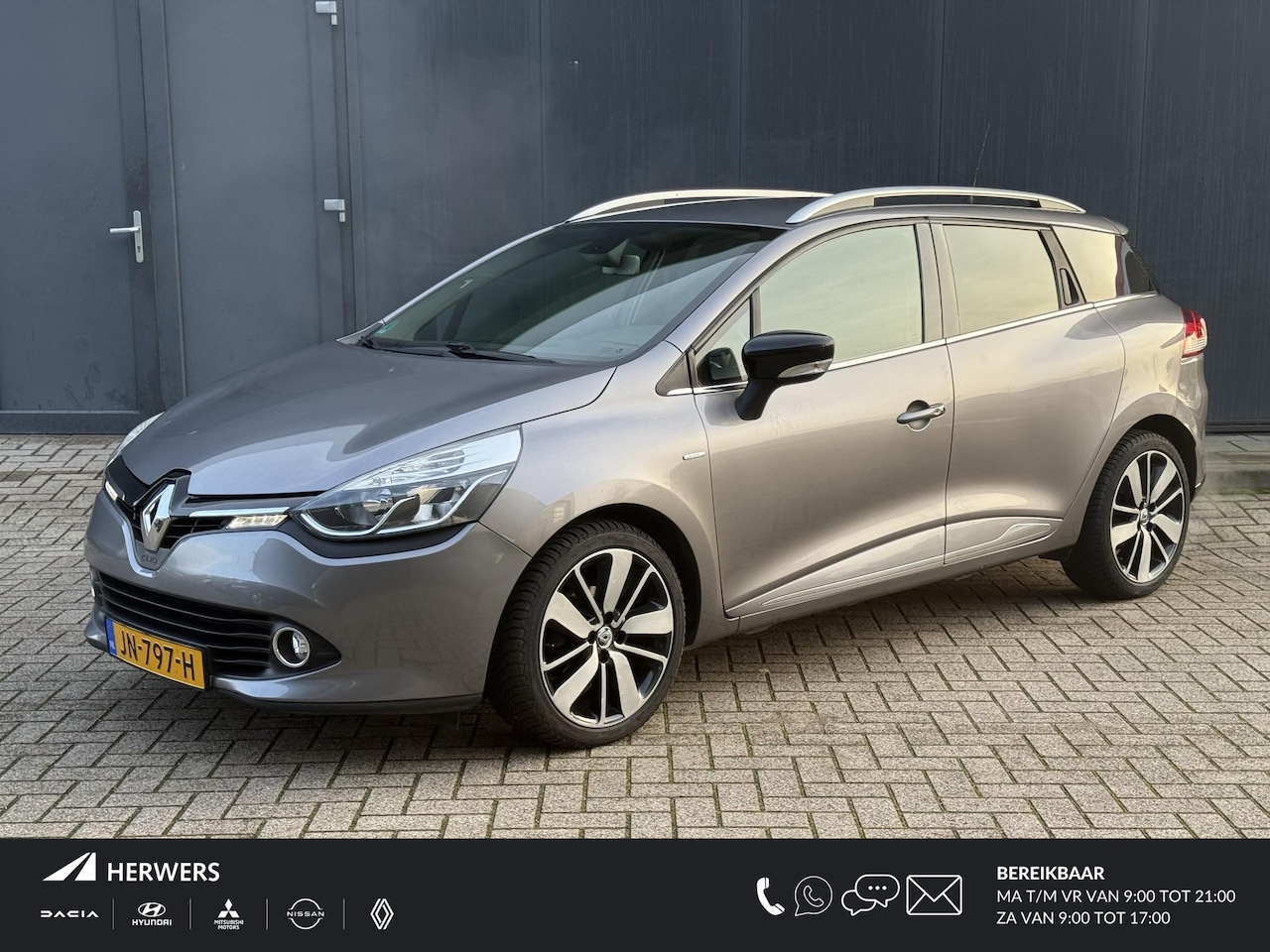 Renault Clio Estate - 1.2 Iconic / Stoelverwarming / Cruise Control / Navigatie / Bluetooth / All Season Banden - AutoWereld.nl