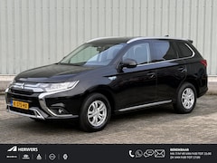 Mitsubishi Outlander - 2.4 PHEV Pure / Apple CarPlay/Android Auto / Achteruitrijcamera / Stoelverwarming / Climat
