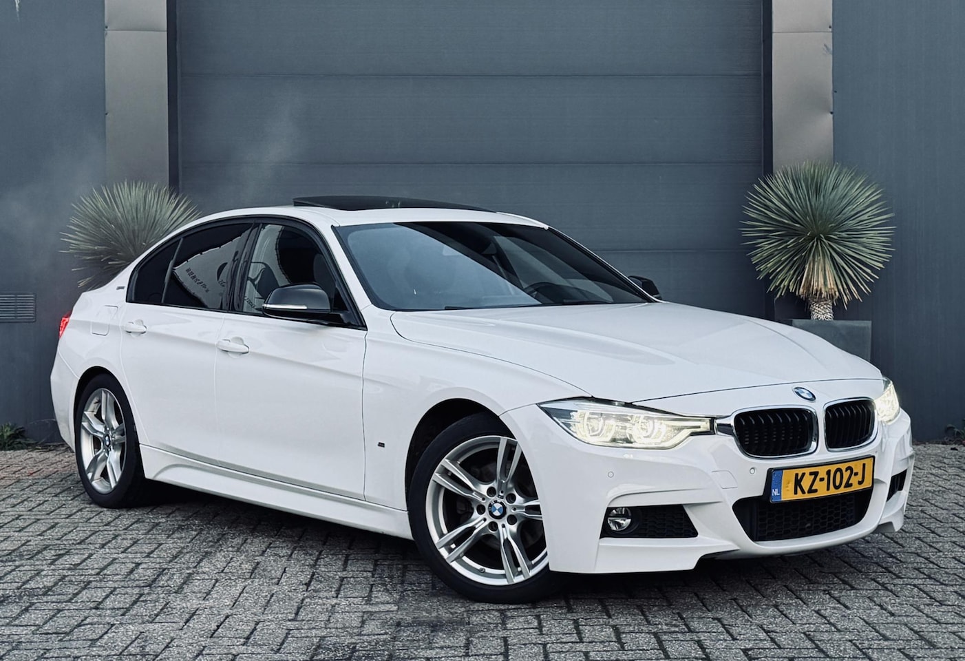 BMW 3-serie - 330e Centennial High Executive 330e Centennial High Executive - AutoWereld.nl