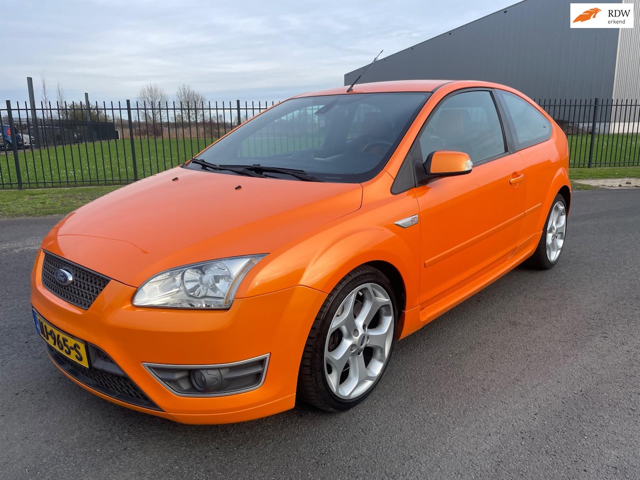 Ford Focus - 2.5-20V ST|225pk|Clima|Cruise|Stoelverw|Apk 10-2026!! - AutoWereld.nl