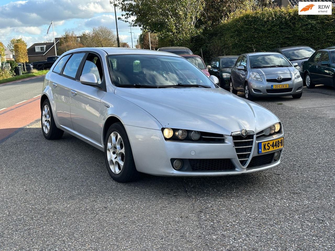 Alfa Romeo 159 Sportwagon - 1.9 JTD Distinctive 1.9 JTD Distinctive - AutoWereld.nl