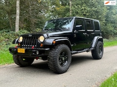 Jeep Wrangler Unlimited - 2.8 CRD Sport / 5-deurs / Airco / Trekhaak / Cruise