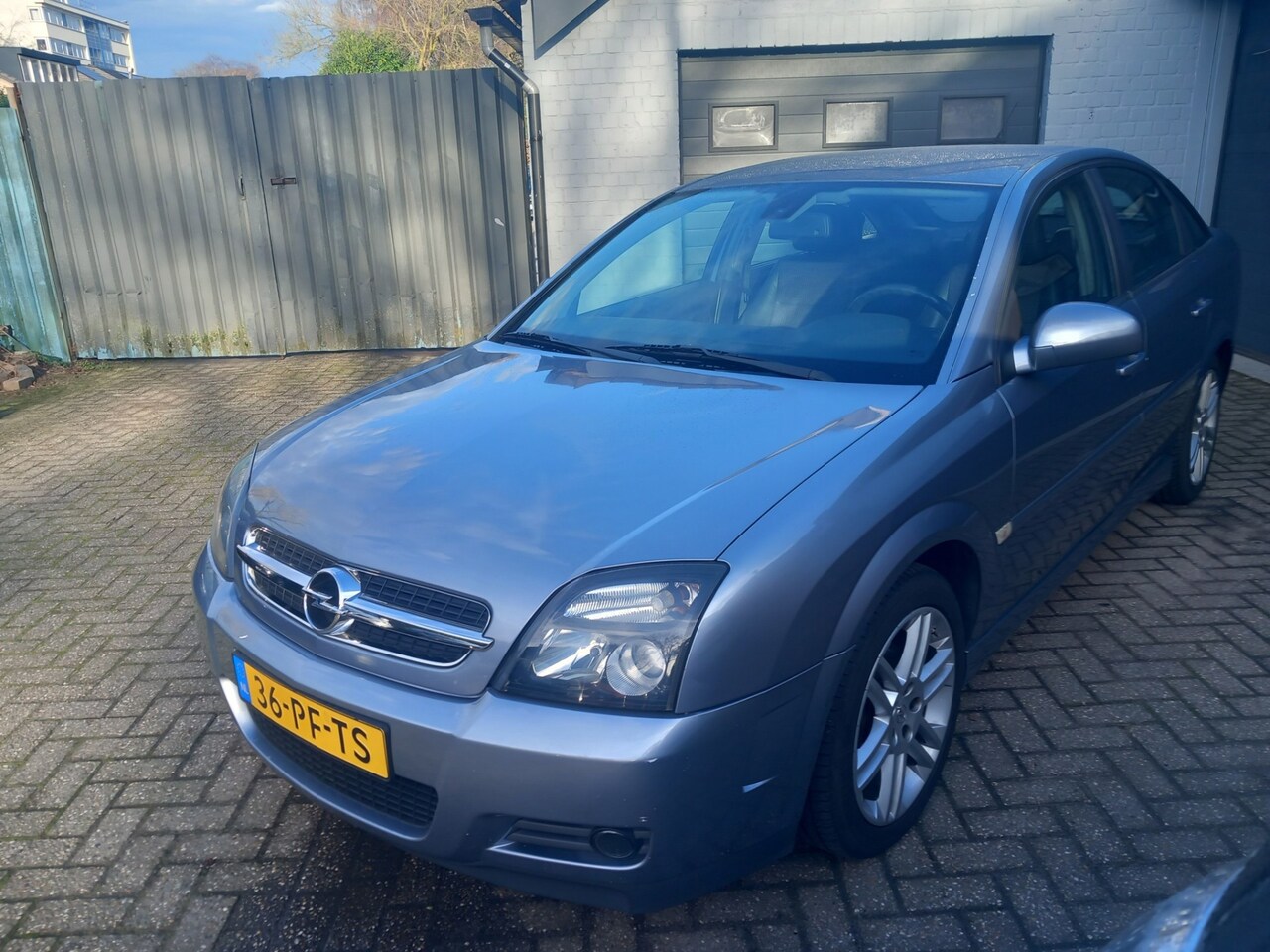 Opel Vectra GTS - 2.2-16V Elegance 2.2-16V Elegance,Airco,Trekhaak,Lichtmetalen velgen. - AutoWereld.nl
