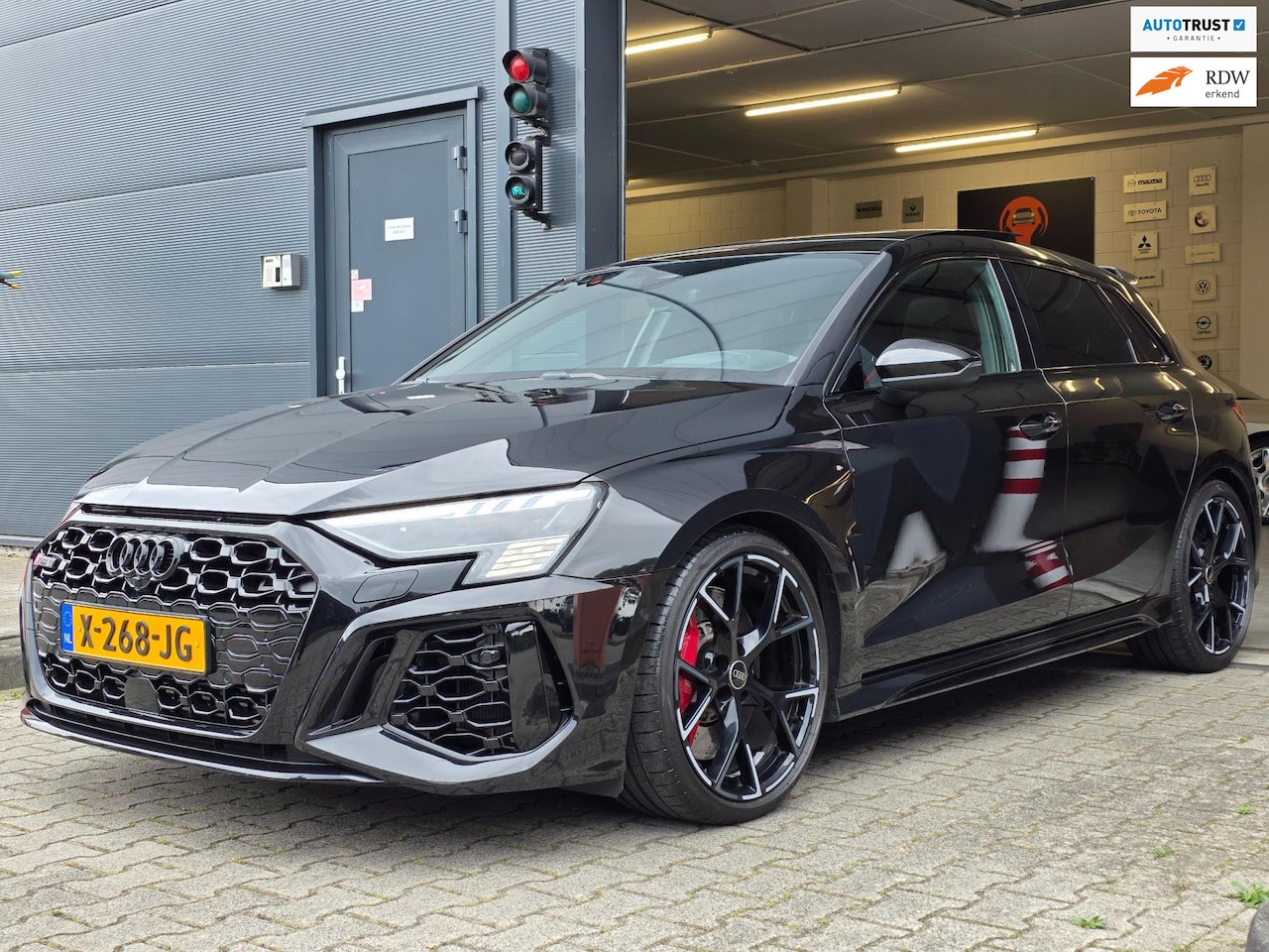 Audi RS3 - Sportback 2.5 TFSI RS3 / Pano / B&O / Matrix LED / Dealer onderhouden / Full options / HUD - AutoWereld.nl