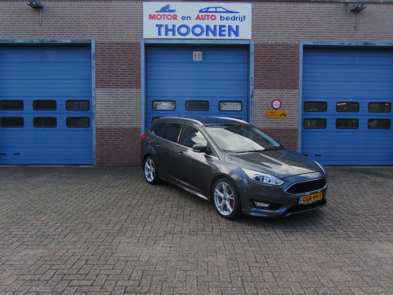 Ford Focus Wagon - 1.5 Titanium|nieuwjaarsactie €11000,-|cruise control|nieuwe distributie/waterpomp|isofix|t - AutoWereld.nl