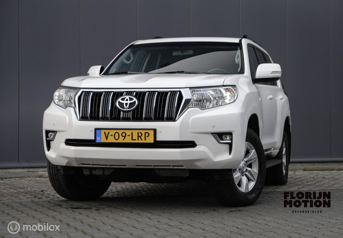 Toyota Land Cruiser 150 - Landcruiser 2.7 Benzine | Grijs kenteken | BTW | Lage Km | Camera | Stoelverw. | 4x4 | Eur - AutoWereld.nl