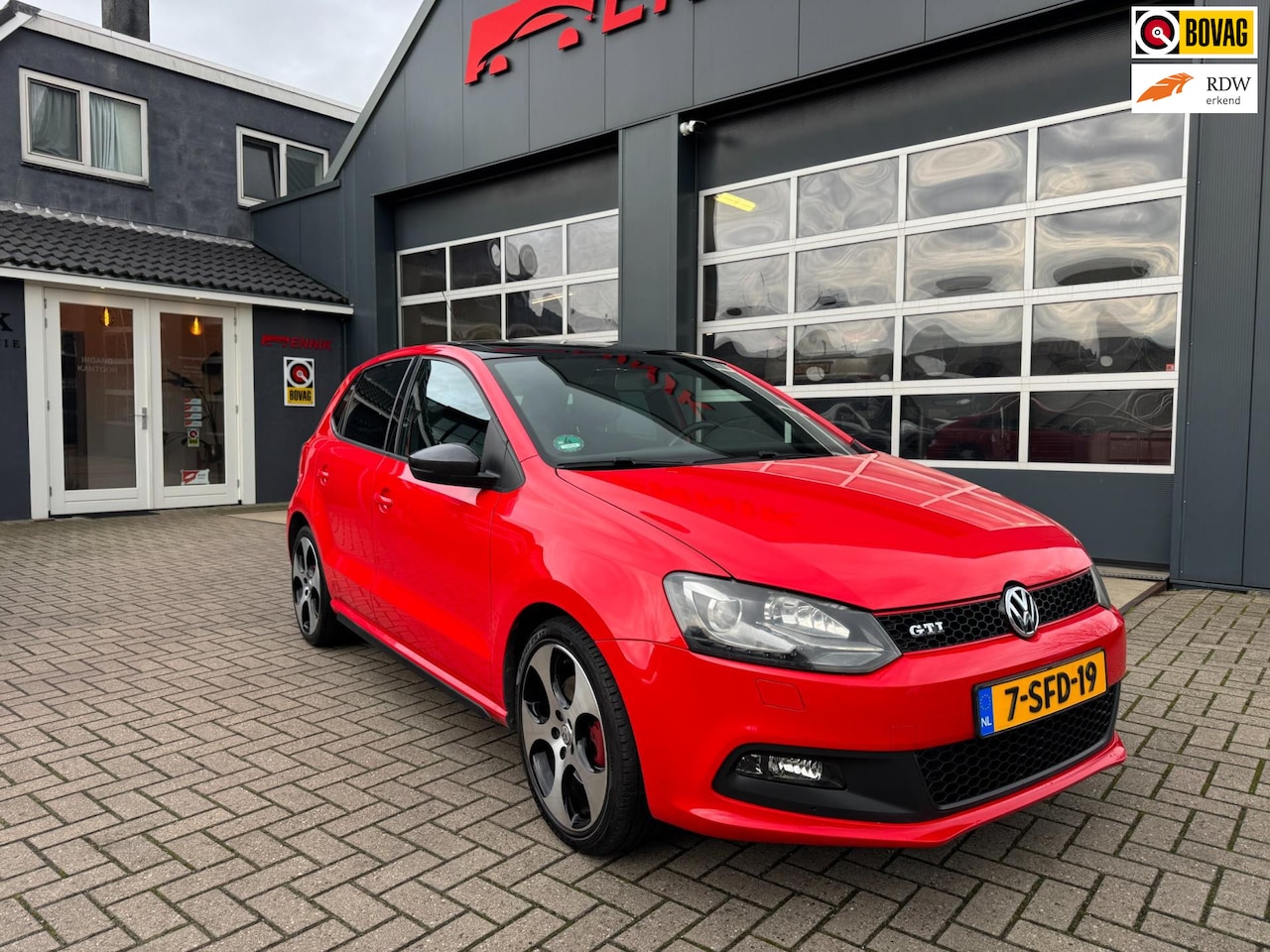 Volkswagen Polo - 1.4 TSI GTI / Pano / Carplay / XenonLed / Cruise / Origineel exemplaar !!! . - AutoWereld.nl