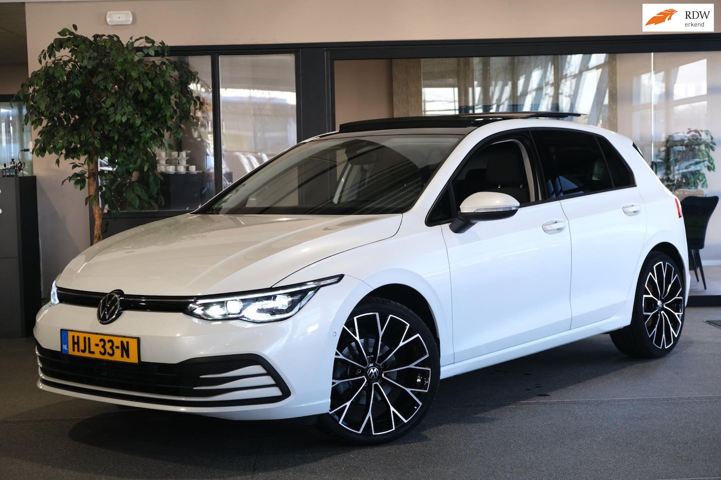 Volkswagen Golf - 8 1.5 eTSI Style DSG Pano Led Navi ACC HUD CAM PDC Dodehoek Trekhaak - AutoWereld.nl