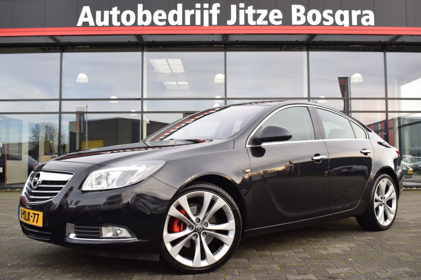 Opel Insignia - 2.0 T 221pk Cosmo Xenon | ECC | Half Leder | Infinity Audio | 20 Inch LMV | Trekhaak | Vol - AutoWereld.nl