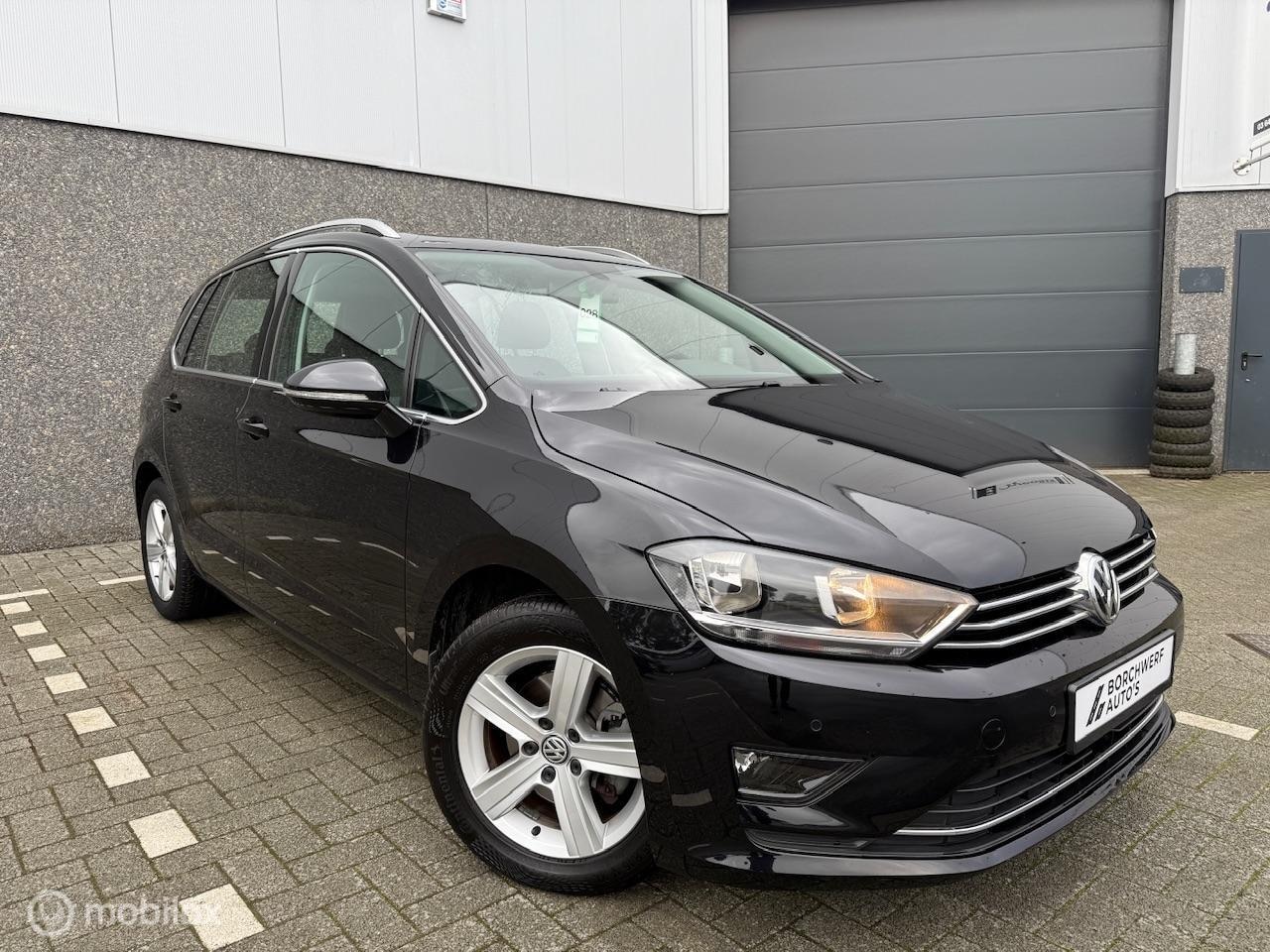 Volkswagen Golf Sportsvan - HIGHLINE 1.6 TDI | LAGE KM | PANO - AutoWereld.nl