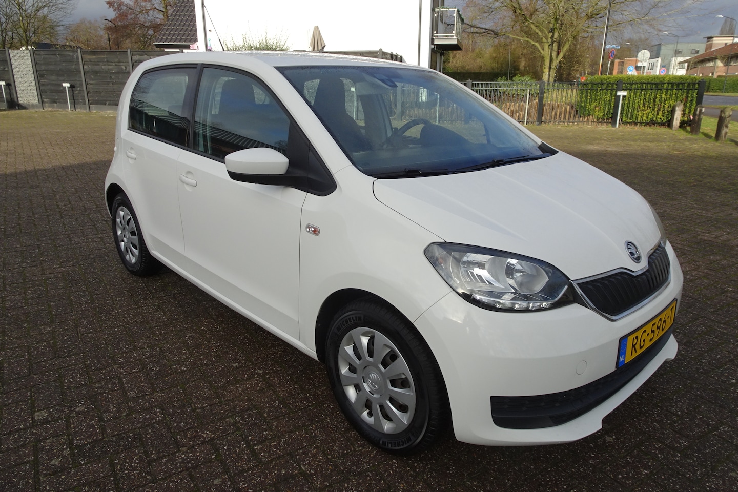 Skoda Citigo - 1.0 Greentech Ambition 5 Drs.* Stb.* AIRCO * Cruise control * Radio * - AutoWereld.nl