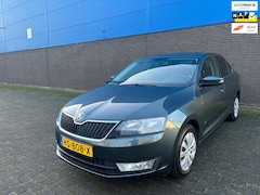 Skoda Rapid - 1.2 TSI Greentech Style | Automaat | Dealer OH | Trekhaak | Climate | Cruise | Start/Stop