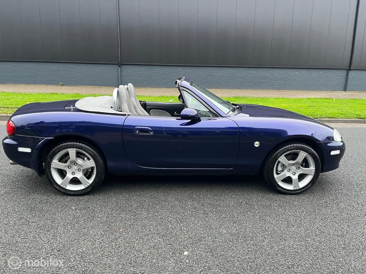 Mazda MX-5 - 1.6i ZEER NETJES LAGE KM ROESTVRIJ STOELVERW. NW APK - AutoWereld.nl