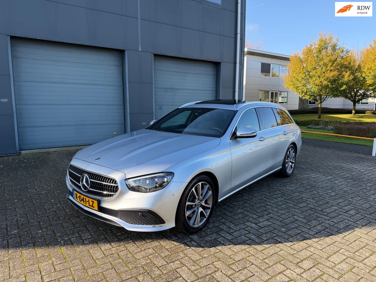 Mercedes-Benz E-klasse Estate - 220 d AMG Line 2020 /Eerste Eigenaar/Schuifdak/Dealer onderhouden/Automaat - AutoWereld.nl
