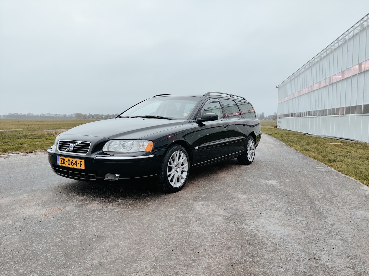 Volvo V70 - 2.4 T5 Summum Full options Liefhebbersexenplaar - AutoWereld.nl