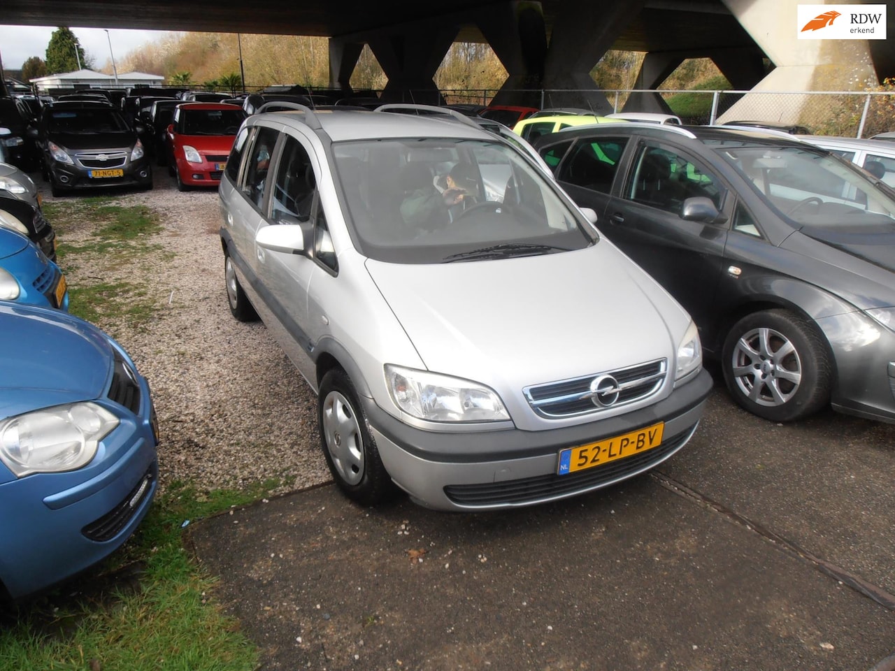 Opel Zafira - 1.8-16V Comfort autom airco elek pak nap apk - AutoWereld.nl