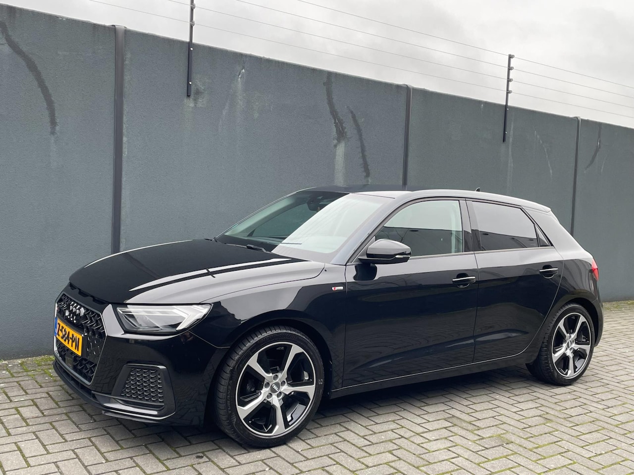 Audi A1 Sportback - LED-PDC-LINE ASIST-17INCH-CAMERA-CARPLAY- - AutoWereld.nl
