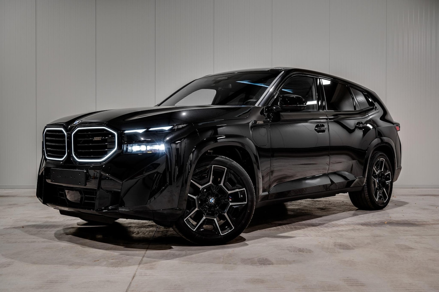 BMW XM - V8 PHEV 30 kWh Bowers Wilkins M Drivers Pack - AutoWereld.nl