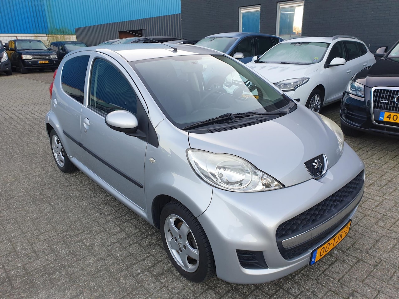 Peugeot 107 - 1.0-12V Black & Silver - AutoWereld.nl
