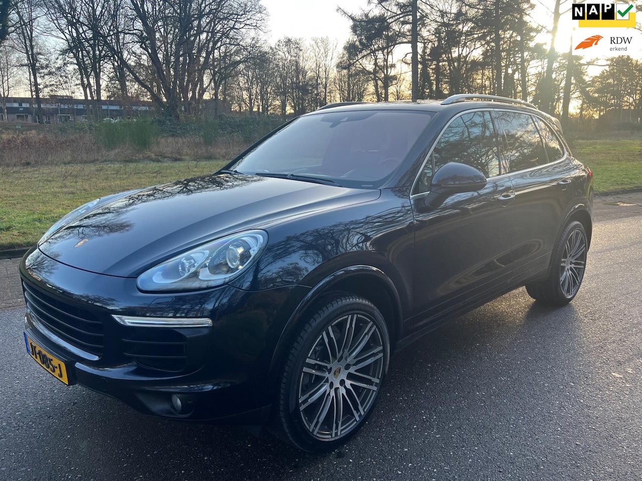 Porsche Cayenne - 3.0 D Facelift Led Pano Softclose 2016 Sportchrono - AutoWereld.nl