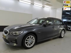 BMW 3-serie Touring - 330e Business Edition Plus+Sport-Leder+stoel-verw+breed-navigatie+camera+Pracking-Pack+key