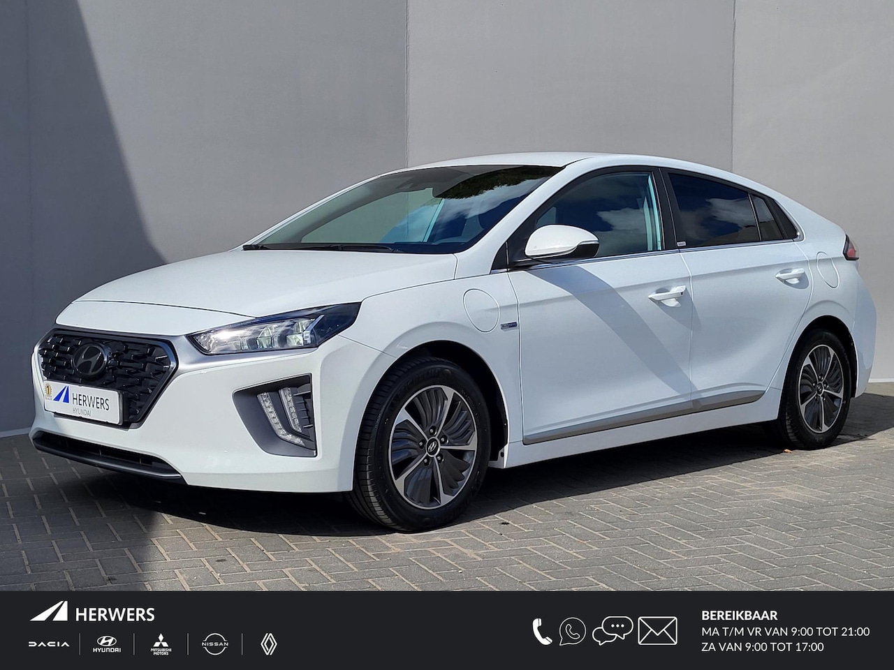 Hyundai IONIQ - 1.6 GDi PHEV Comfort Automaat / Navigatie / Camera / Android Auto / Apple Carplay / Infini - AutoWereld.nl