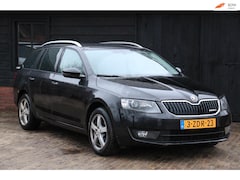 Skoda Octavia Combi - 1.6 TDI Greenline Xenon/Navigatie/Parkeersensor/Trekhaak